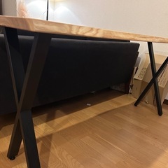 耳付き無垢材カウンターテーブルの画像