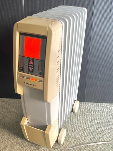 Electrolux オイルヒーター 暖房器具 8枚フィン EOH1208 カバー付
