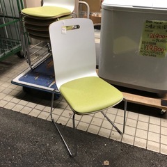 スタッキングチェア 一個単価