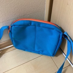 adidas ボディバッグ 青の画像