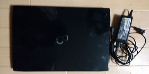 ノートパソコン fujitsu LIFEBOOK AH40 FMVA40MBJ