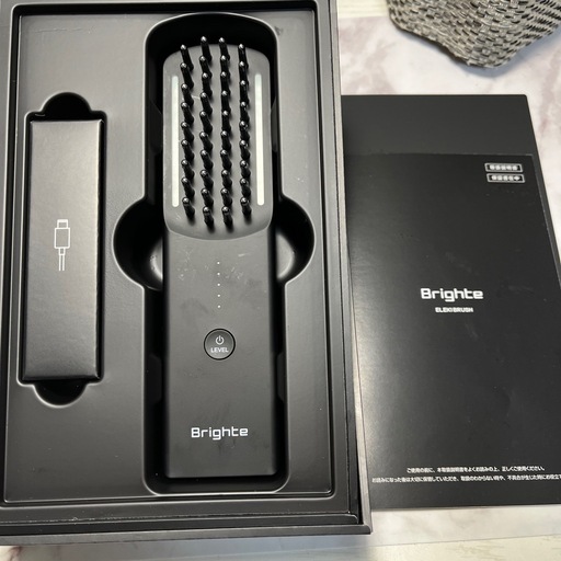 美顔器　Brighte ELEKI BRUSH 黒