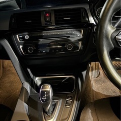 BMW 3シリーズ 320i ホワイトの画像