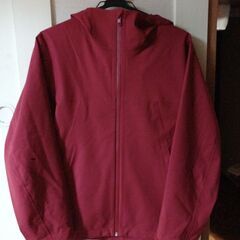 値下げ　新品ユニクロ ブロックテックパーカー男女兼用の画像