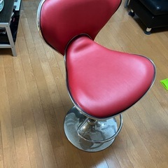 赤いイス