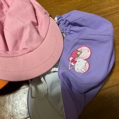 カラー帽子の画像