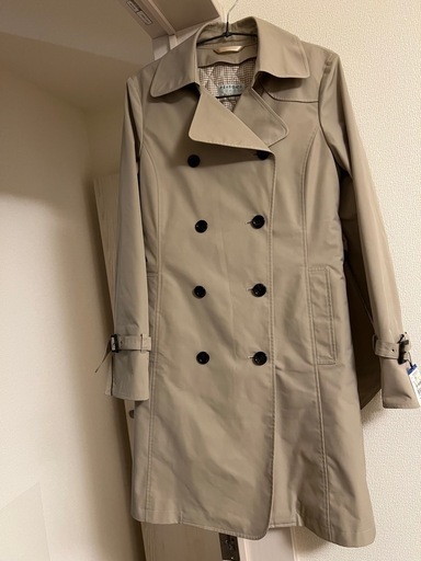 新品ベージュ ダブルブレスト トレンチコート　　9号