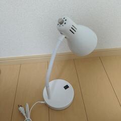 スタンドライト　ニトリの画像