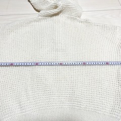 新品 レディース フード付きニット パーカー 白 Mの画像