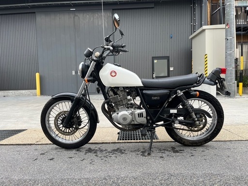 自賠責8年4月まで  グラストラッカー