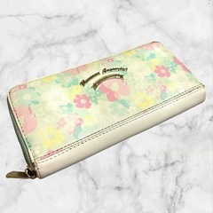 長財布❤フラワープリント　花柄　財布　可愛い　レディース　人気