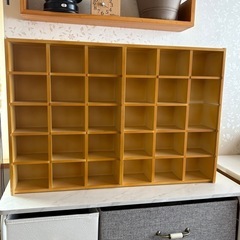 アンティーク風コレクション棚 