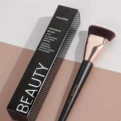 MAANGEのプレミアムブラシ他　ブラシセットの画像