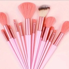 MAANGEのプレミアムブラシ他　ブラシセットの画像