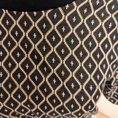 幾何学模様 ニット Tシャツの画像