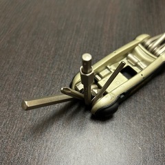 自転車用電動空気入れ+マルチツールの画像