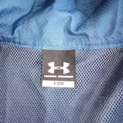130サイズくらい　YSMサイズ　アンダーアーマー　UNDER ARMOUR ウィンドブレーカーの画像