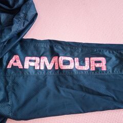 130サイズくらい　YSMサイズ　アンダーアーマー　UNDER ARMOUR ウィンドブレーカーの画像