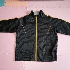 130サイズ　上下　シャカシャカ　の画像
