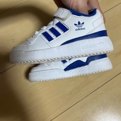 adidasスニーカー　14cmの画像