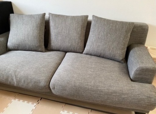 アルモニア　3人掛けソファ　クッション3つ付き