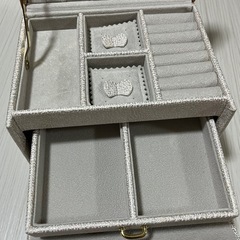 [期間限定割引]LAZYSUSANのジュエリーケースの画像