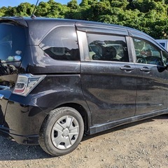 フリードハイブリッドの画像
