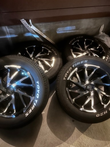 6穴17インチ　ハイエース　車検対応