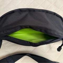 HUFショルダーバッグの画像