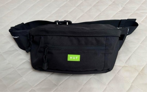 HUFショルダーバッグ