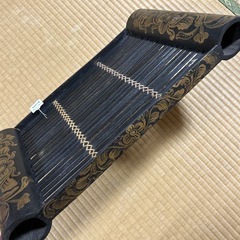木の物置きの画像