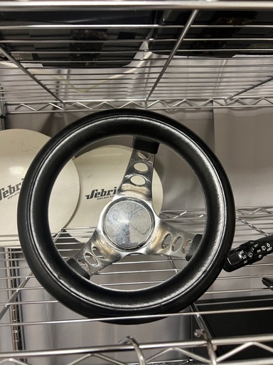 グラント　ステアリング