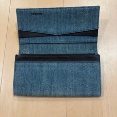 【大人気デニムデザイン】DIESELの長財布の画像