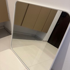 壁掛けミラー　美品　IKEA 60cm×60cm　　