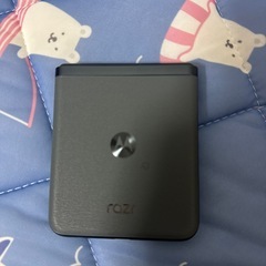 携帯電話Motorola razr 
40 の画像