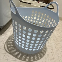 取引中　洗濯かごの画像