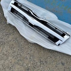 ハイエース　モデリスタ　フロントグリル　メッキ