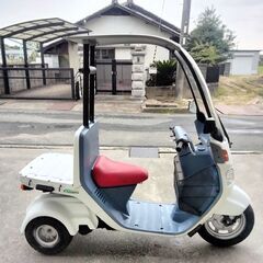 ホンダのジャイロキャノピー綺麗な車体のデッキタイプ。