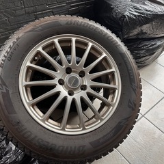 ブリジストン スタッドレスタイヤ 美品　225/65R17
