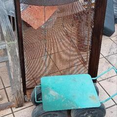 振るいと草取り椅子の画像