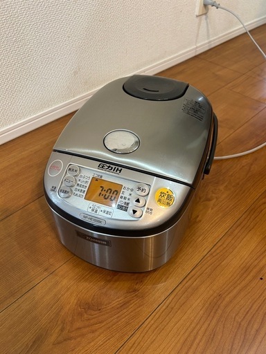 象印　圧力炊飯器