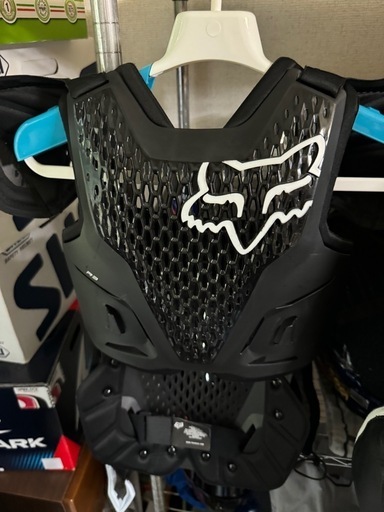 FOX  プロテクター