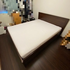 商談中IKEAクイーンサイズベッド