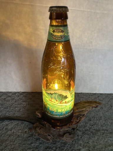流木を台座にした　デスクライト　BIG WAVEビール