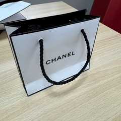 【美品】　CHANEL プレゼント用袋　箱　リボンの画像