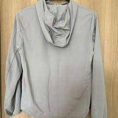 ユニクロ子供服エアリズムメッシュパーカー(サイズ150)の画像