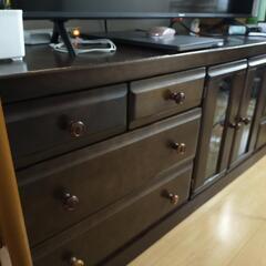 木製のテレビ台