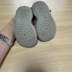 SELF-CARE ベビーシューズ グレー 滑り止め付きの画像
