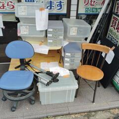 早いもの勝ち！木製の長机や オフィスチェア 自転車の空気入れが2...