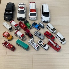 子どもが使っていたトミカのおもちゃなど